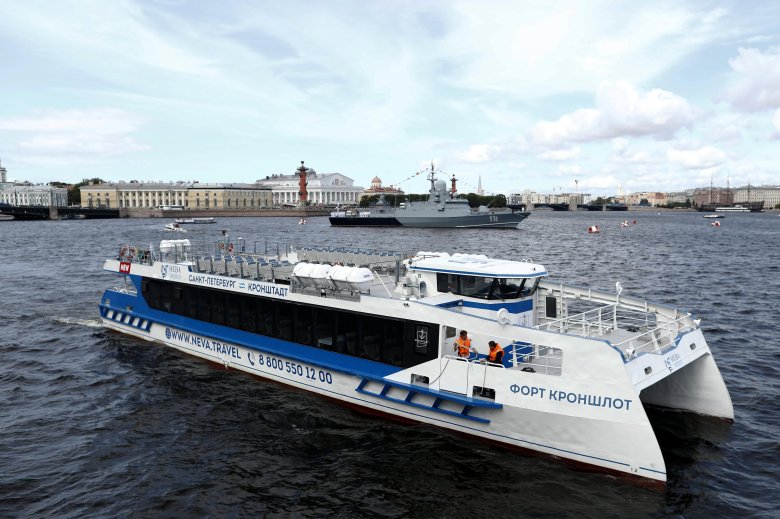 Катамаран форт кроншлот