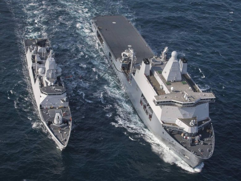 Hnlms karel doorman a833