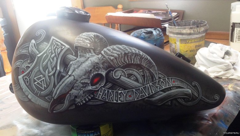 Аэрография на шлеме мотоцикла