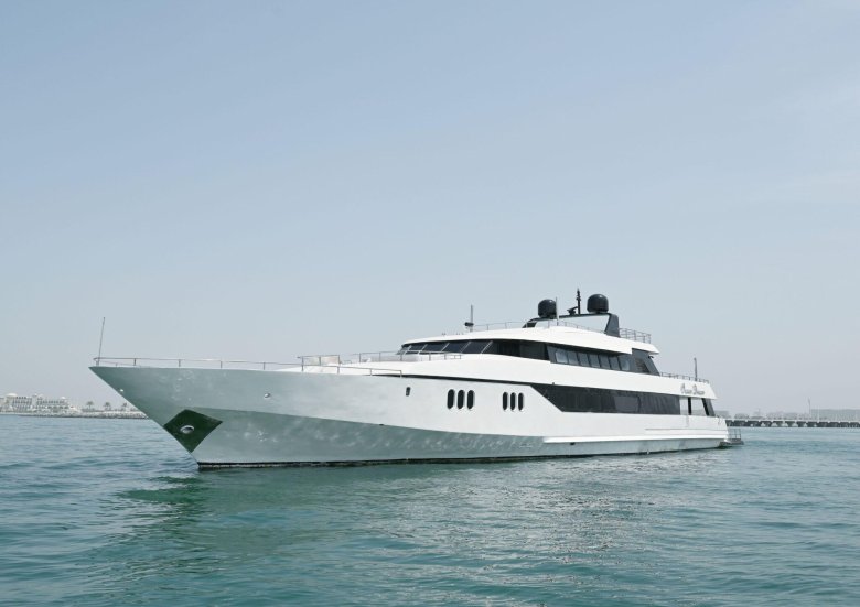 Яхта в дубае