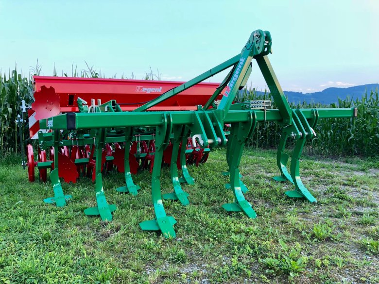 Стерневой навесной культиватор