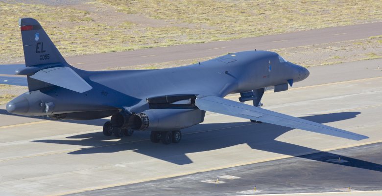 B 1 бомбардировщик