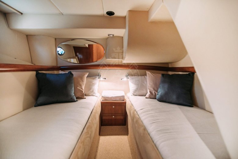 Моторная яхта