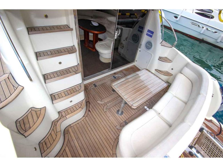 Шикарная яхта