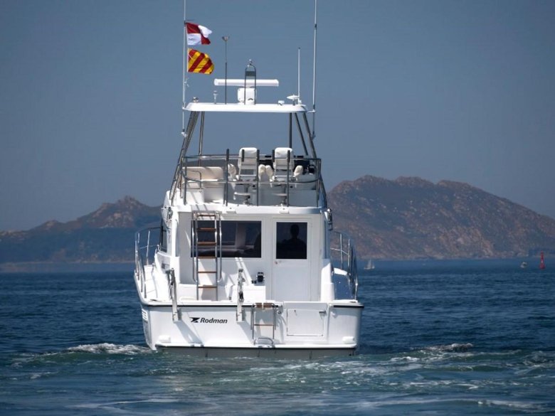 Катамаран моторный