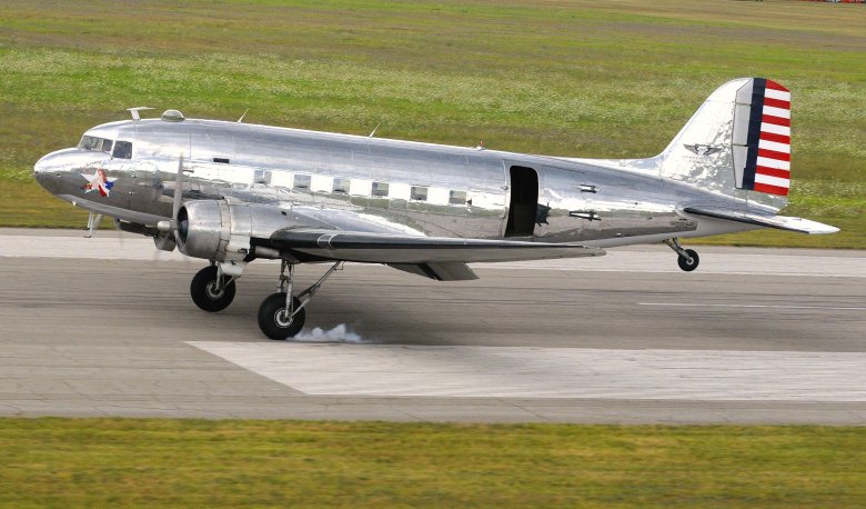 Douglas c-47 skytrain