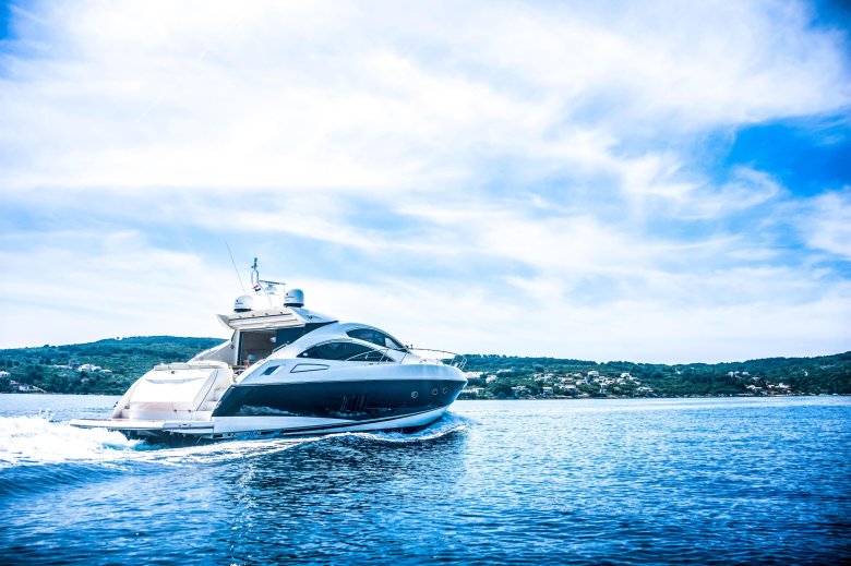 Катер яхта