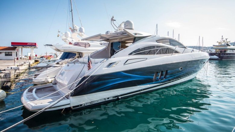 Sunseeker 65 sport yacht
