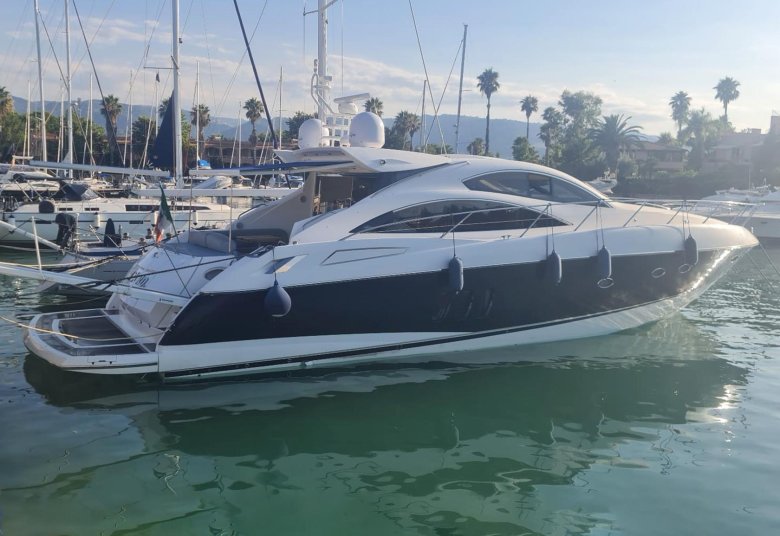 Sunseeker predator 75