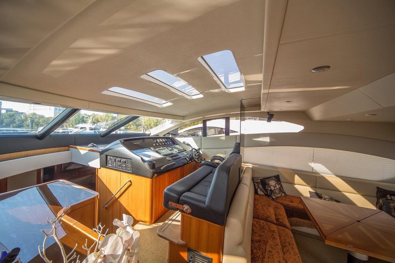 Парусная яхта