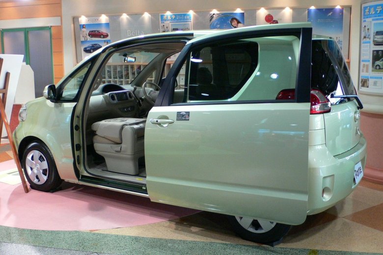 Toyota porte 2005