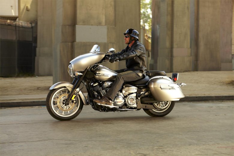 Yamaha stratoliner deluxe