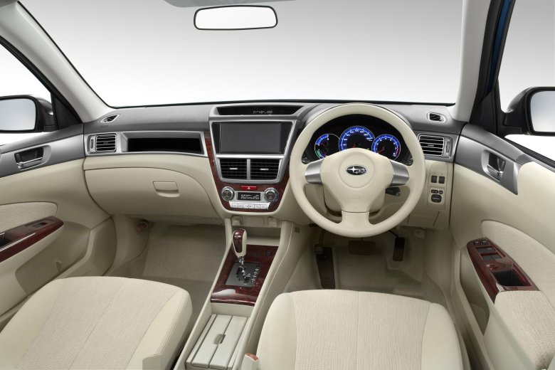 Subaru forester 2011 салон