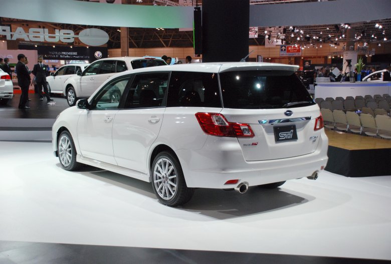 Субару эксига минивэн