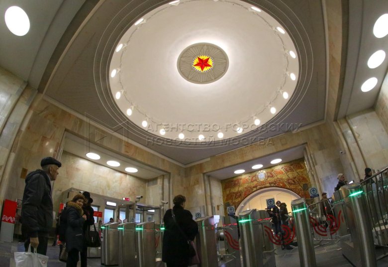 Метро бауманская вестибюль