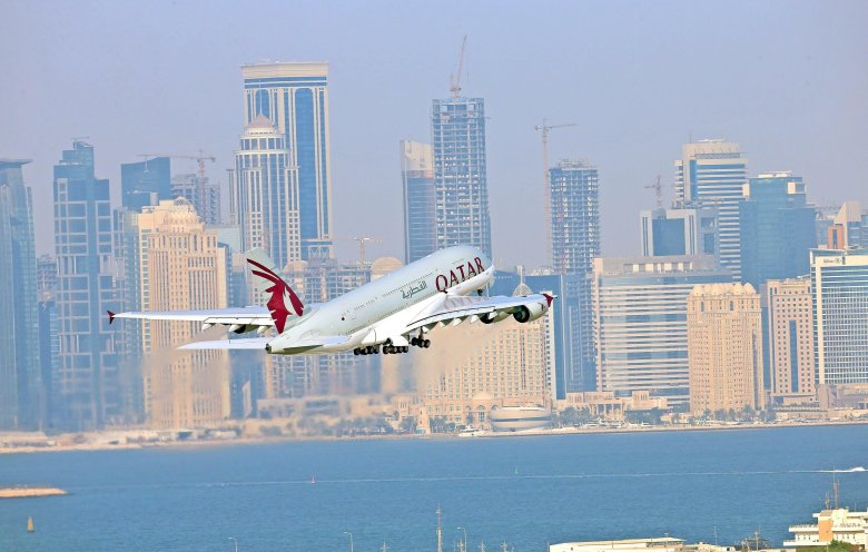 Самолет qatar