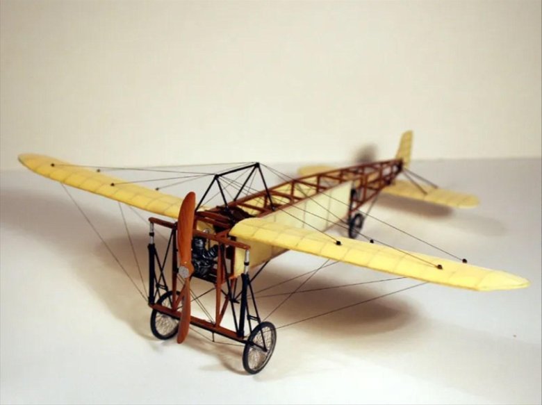 Самолет модель