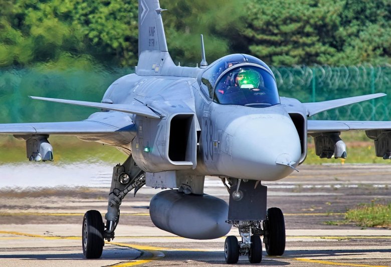 Истребитель saab jas 39