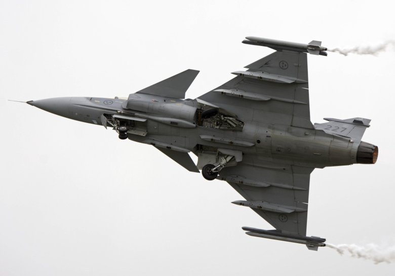 Самолет истребитель