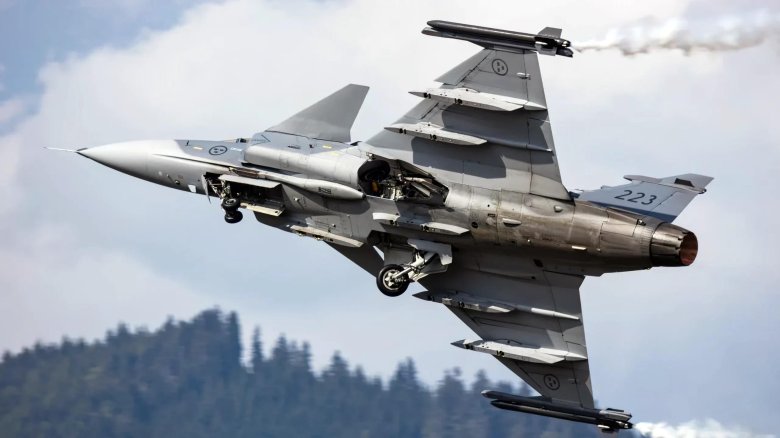 Шведский истребитель gripen