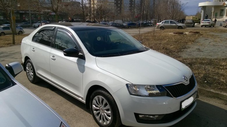 Шкода рапид 2021 с черной крышей