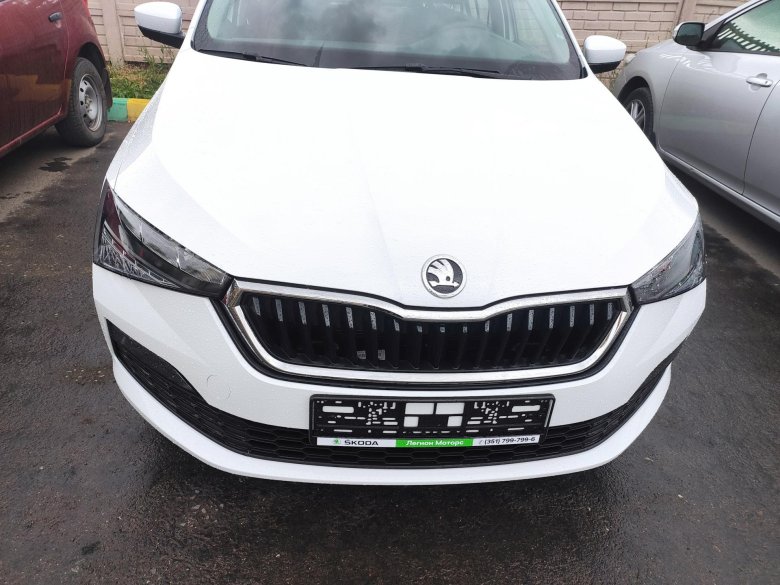 Шкода рапид 2021 белая с черной крышей