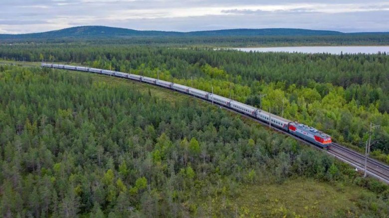 Самый дальний поезд в россии