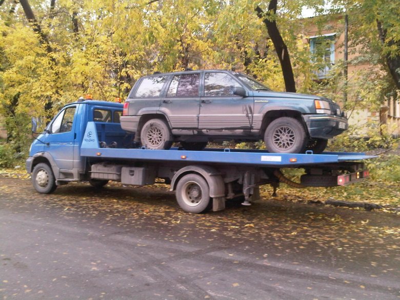 Эвакуатор с машиной