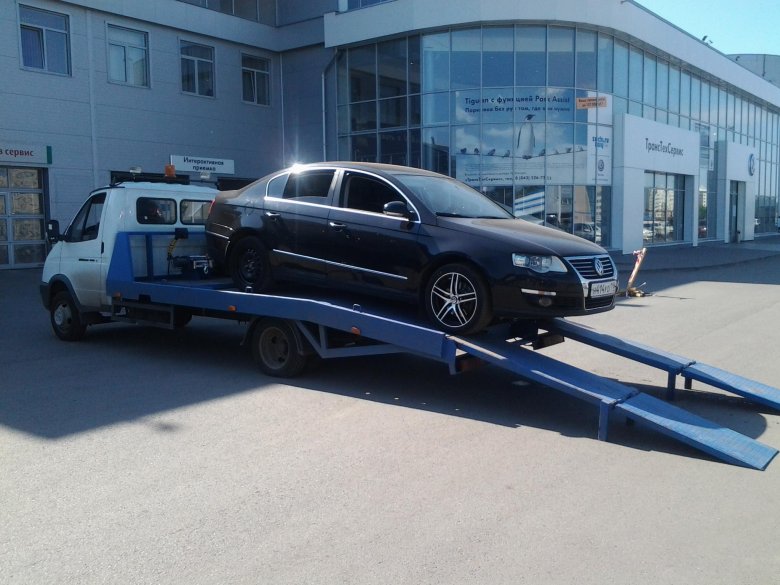 Эвакуатор с машиной