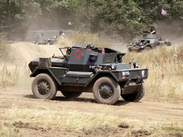 Даймлер динго бронеавтомобиль