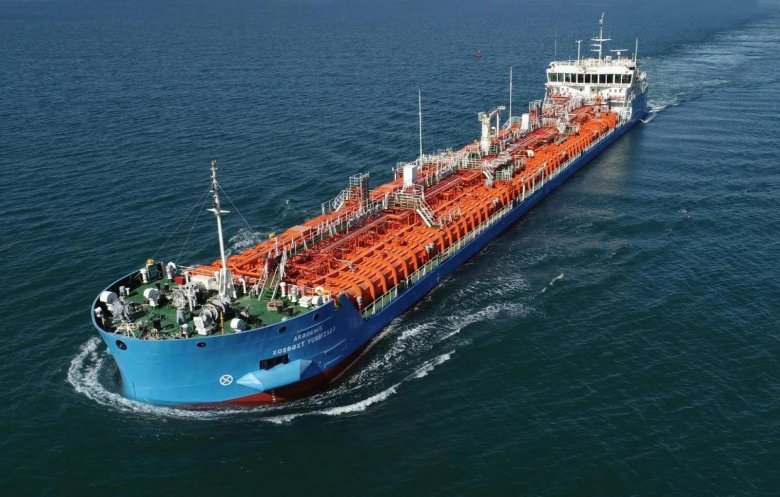 Нефтеналивной танкер \ александр\