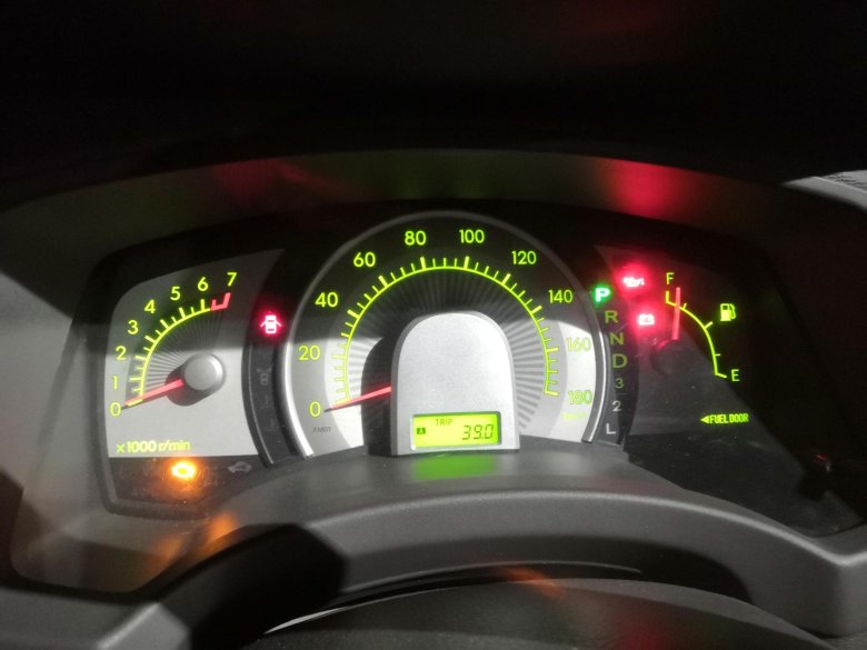 Оптитрон toyota isis