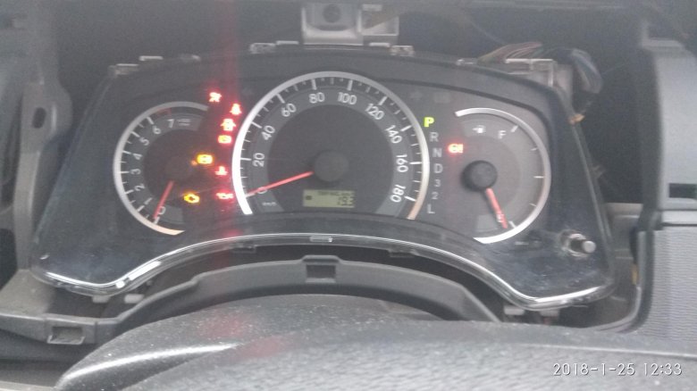 Панель приборов тойота исис 2012