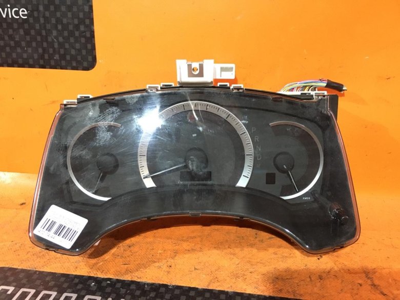 Toyota isis спидометр