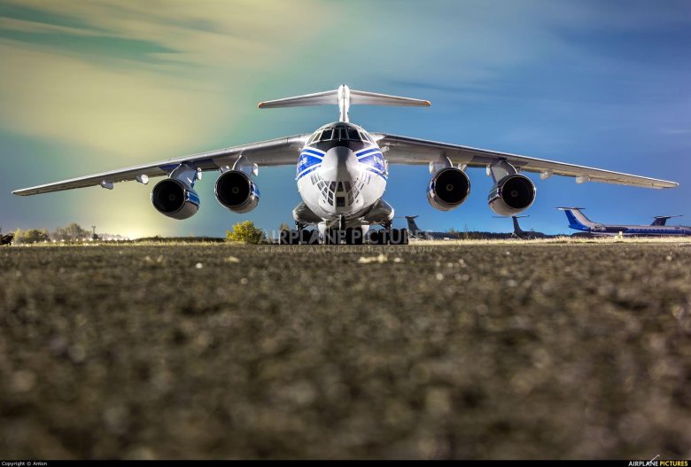 Грузовой самолет ил 76