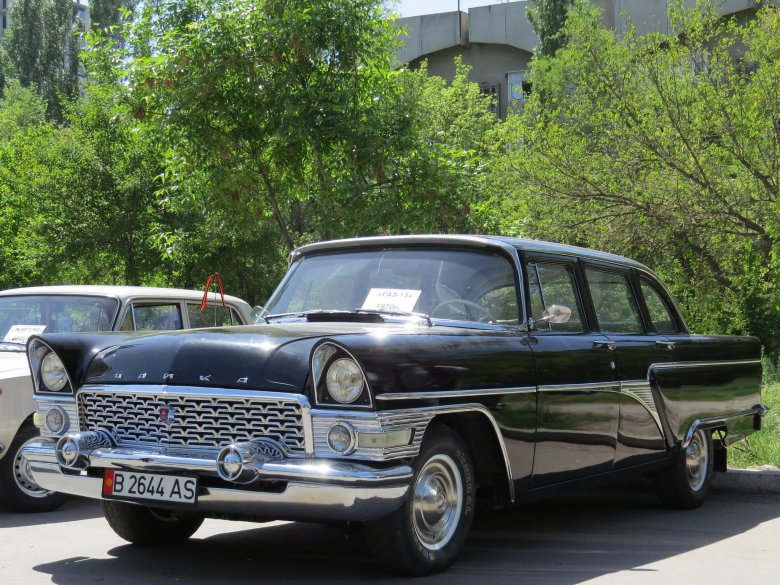 Чайка машина газ 13