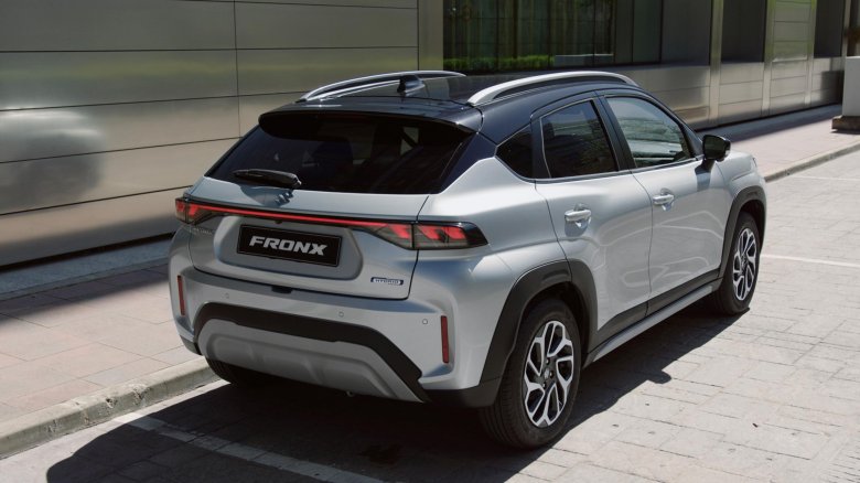 Suzuki fronx кроссовер