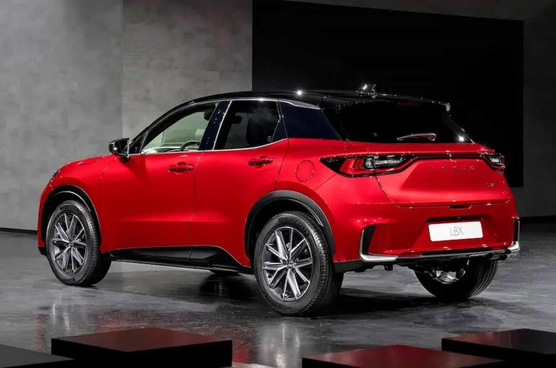 Лексус кроссовер 2024