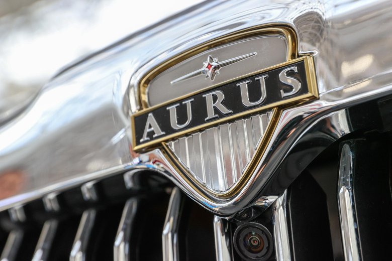 Автомобиль aurus