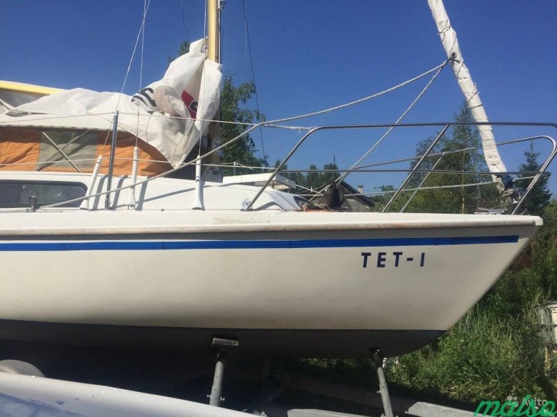 Парусная яхта