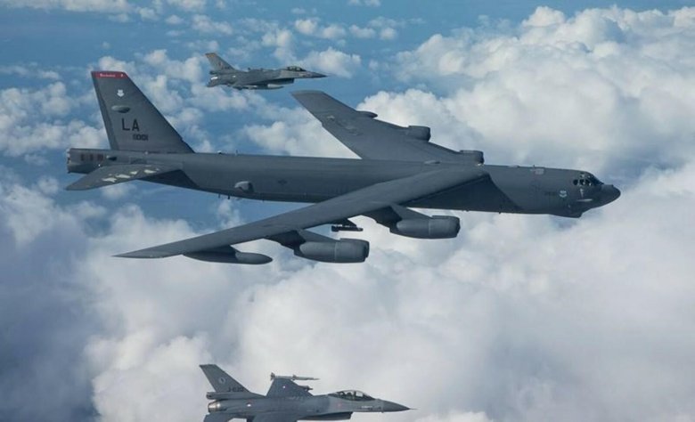 Бомбардировщик в-52н ввс сша