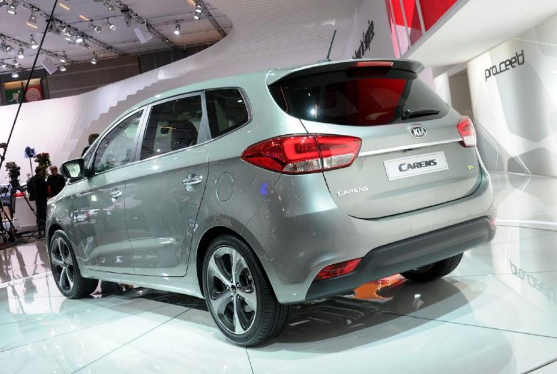 Kia carens 2012