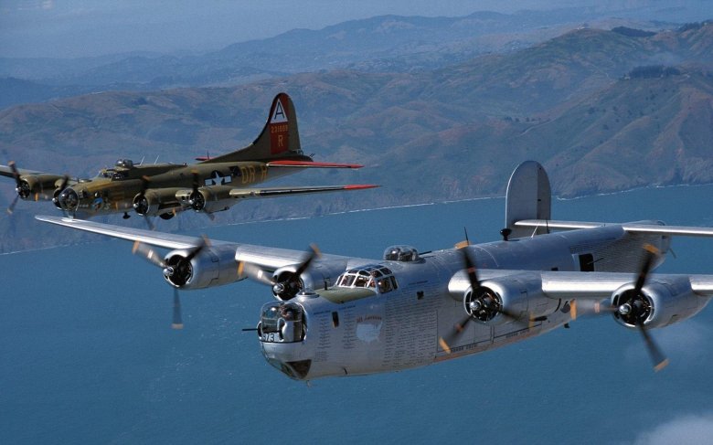 B24 самолет бомбардировщик