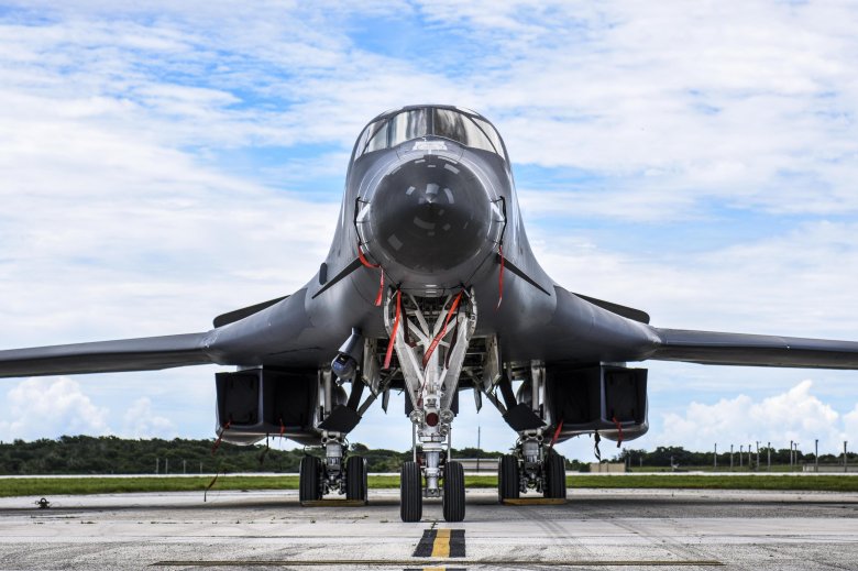 B2 lancer бомбардировщик