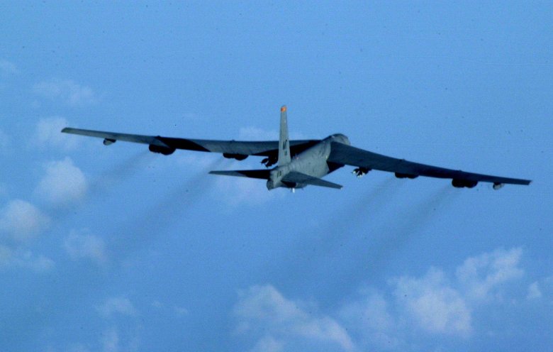 Бомбардировщик b 52