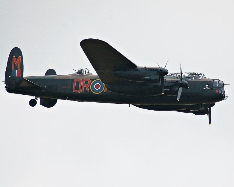 Avro lancaster pa474