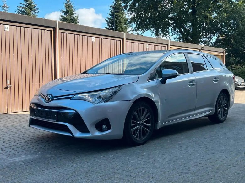 Тойота авенсис универсал 2018