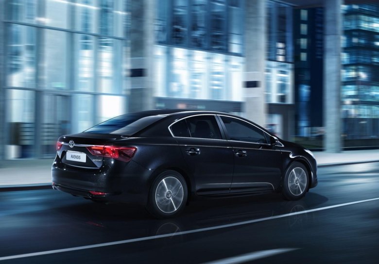 Тойота авенсис 2017