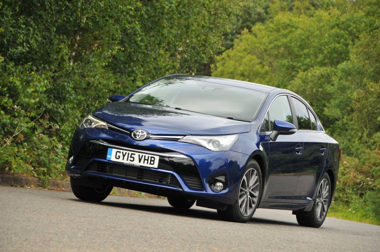 Тойота авенсис 2018