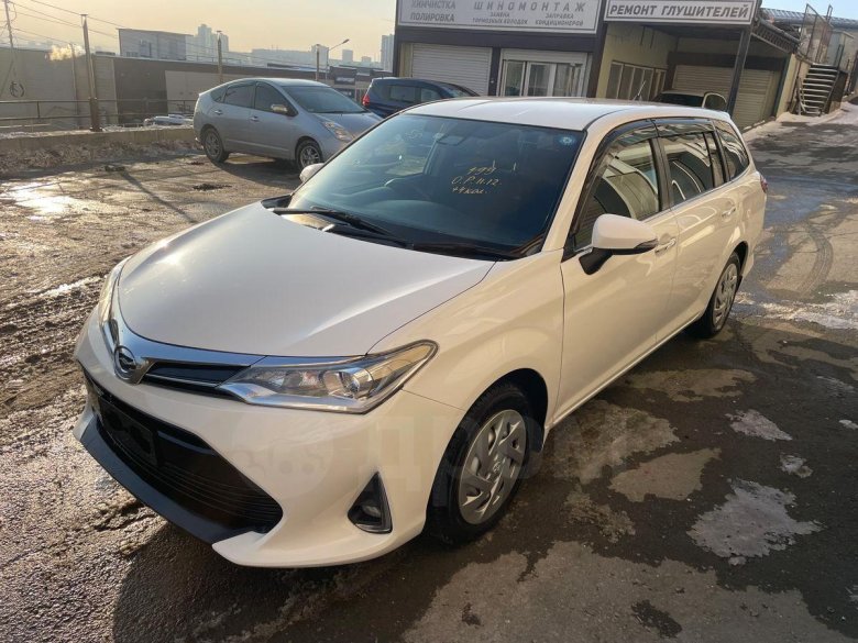 Toyota corolla fielder 2017